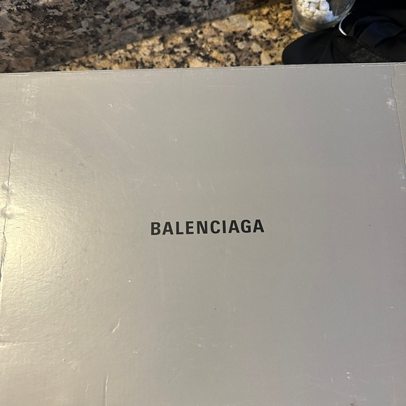 Used like new Balenciagas worn once in beautiful condition as shown - Picture 5 of 5